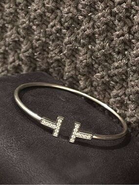 Tiffany & Co. Tiffany T Wire Bangle Bracelet 18k White Gold Diamond